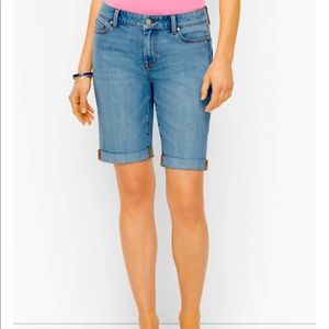 Talbots Girlfriend Denim shorts in Buff Wash Size 10